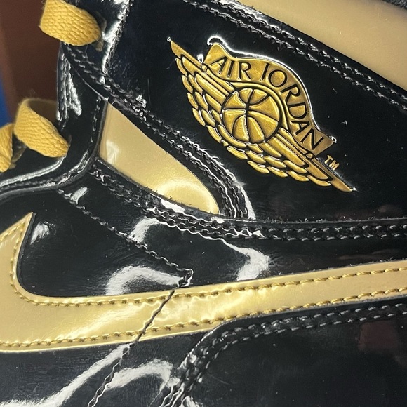 Jordan 1 Black Metallic Gold - Picture 8 of 11